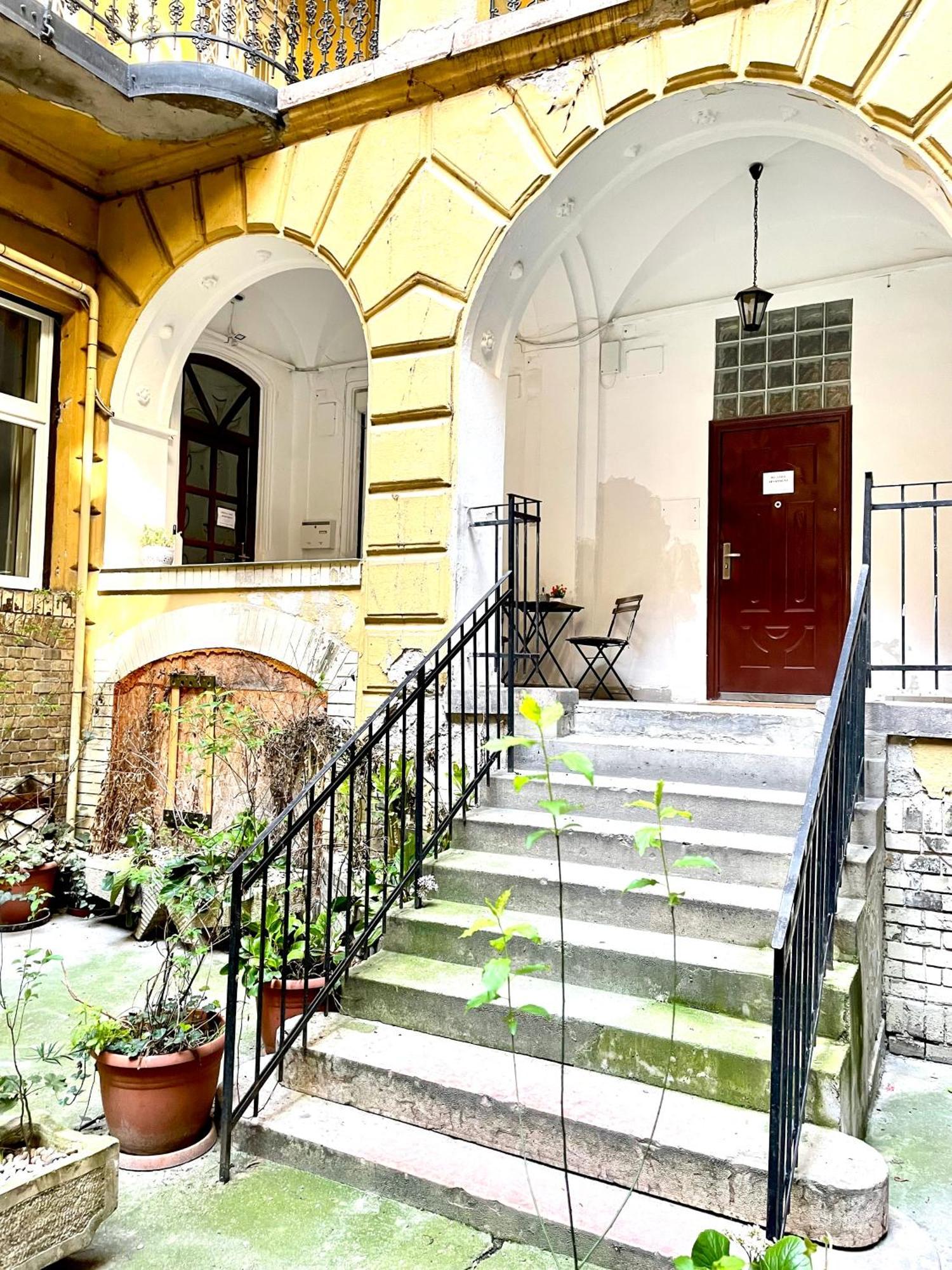 Small Cosy Apartment Near The Famous Westend City Center Budapest Extérieur photo