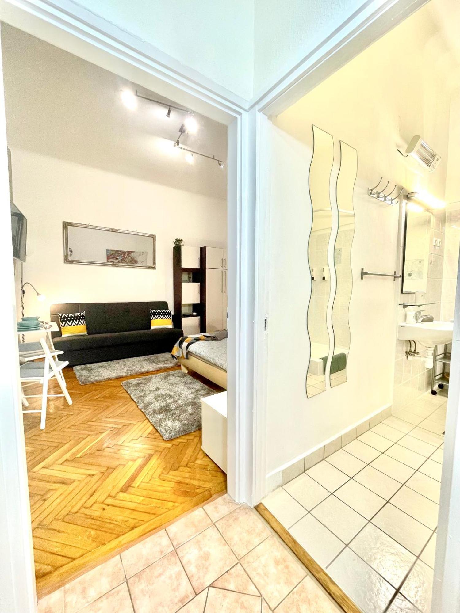 Small Cosy Apartment Near The Famous Westend City Center Budapest Extérieur photo